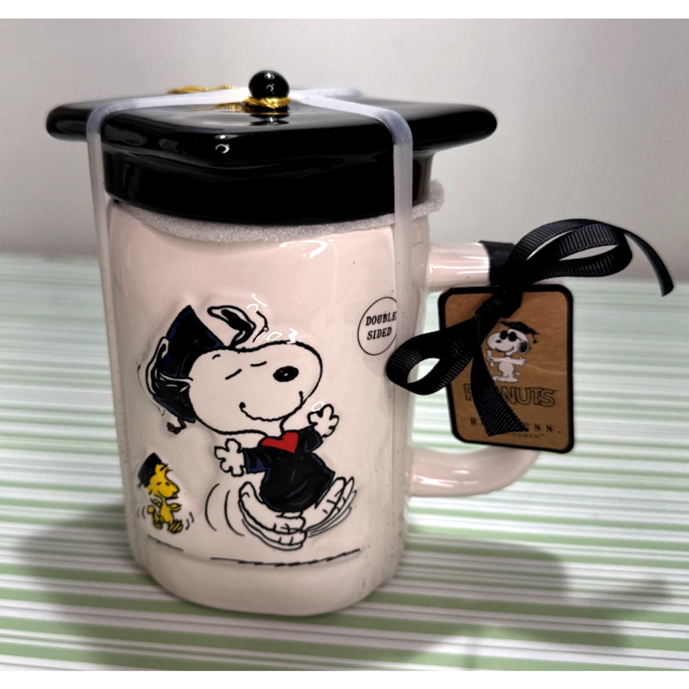 NWT Peanuts Rae Dunn Mug w Tassel & Grad Hat Lid CLASS OF 2025